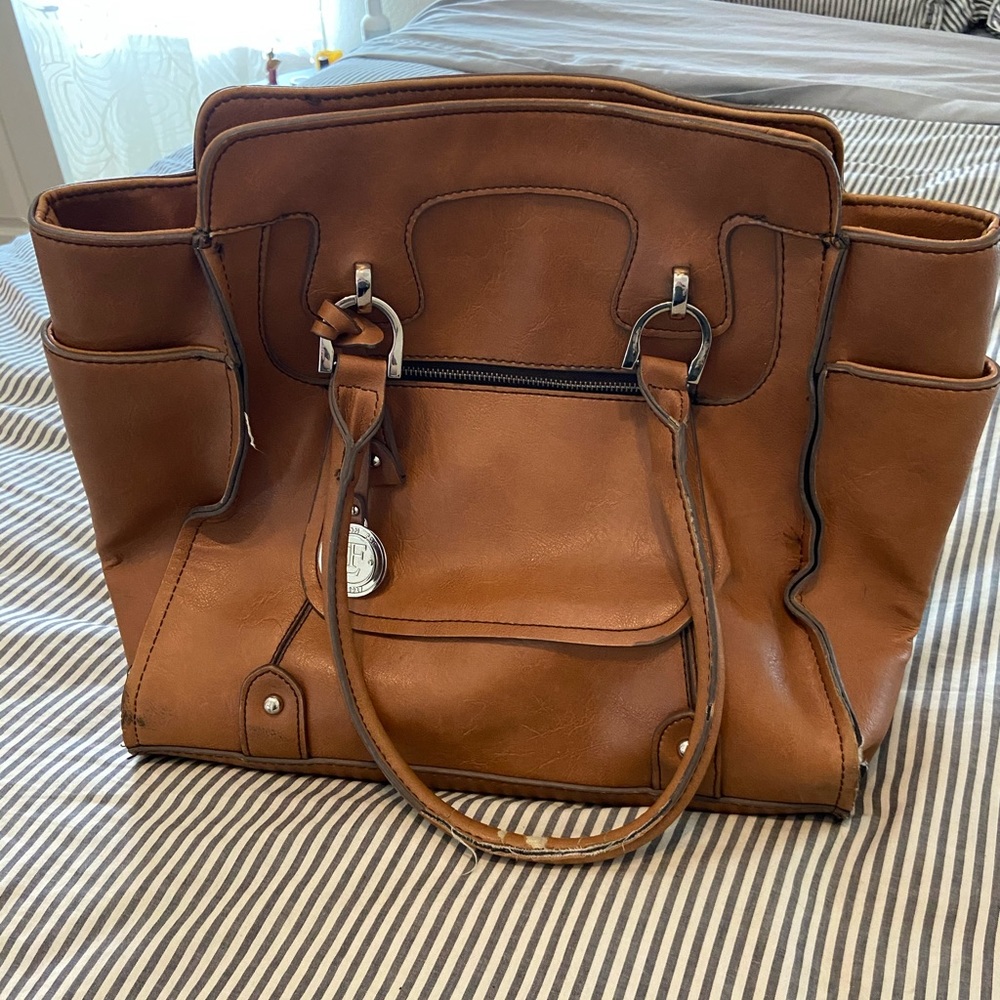 Nice leather London fog bag